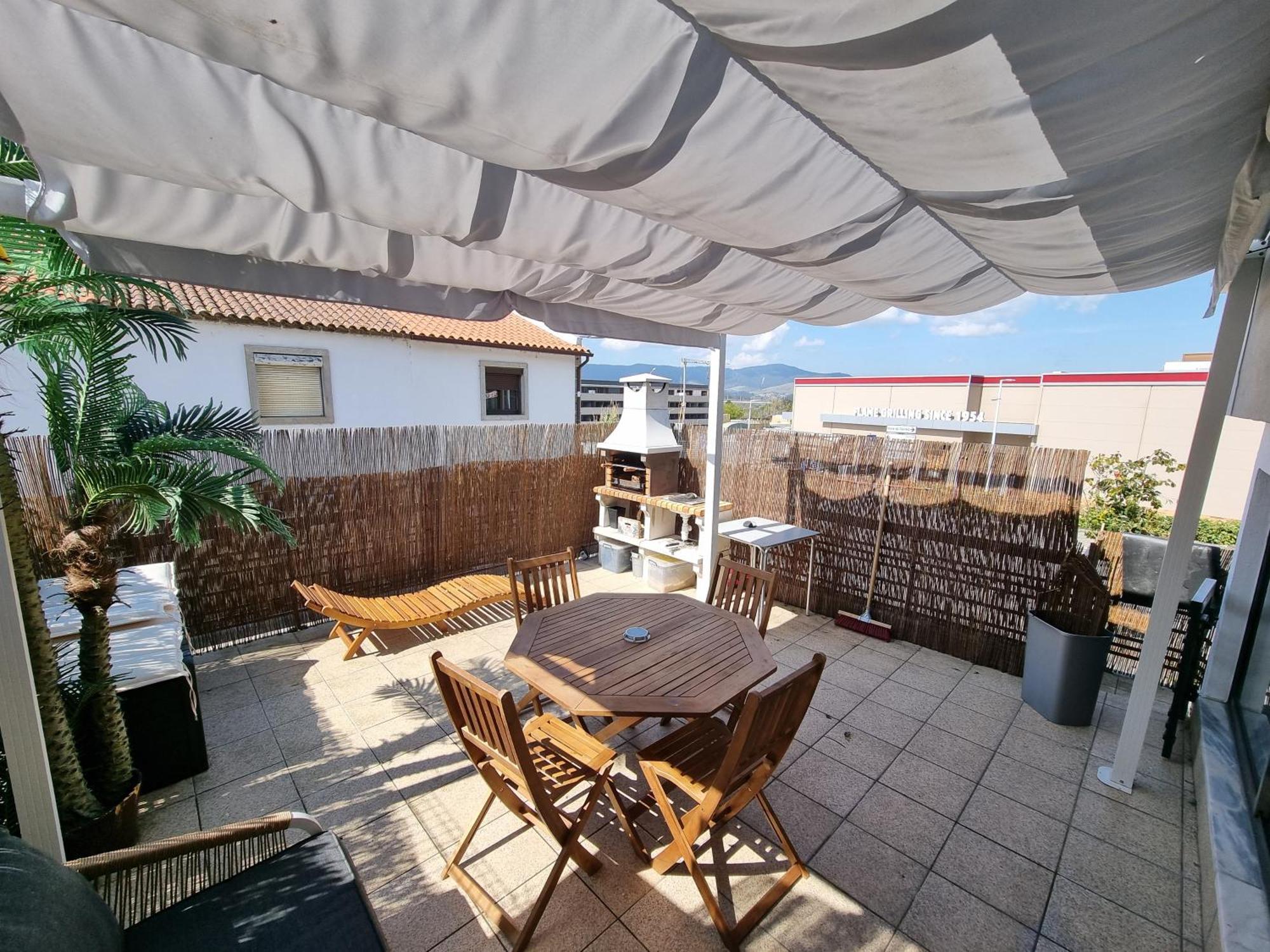House Only For ! 3 Bedroom 2wc,bbq,balcon 2,centro Vila! Hébergement de vacances